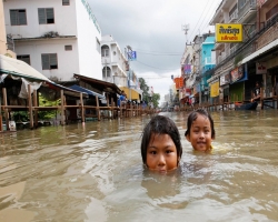 Разрушительное наводнение в Таиланде: 30 погибших