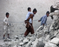 Многие пакистанцы остались без жилья из-за землетрясений
