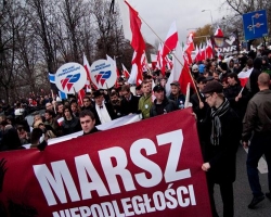 Польские националисты разгромили российское посольство