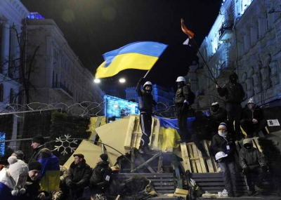 В Киеве "Беркут", "Грифон" и внутренние войска всю ночь разгоняли Евромайдан
