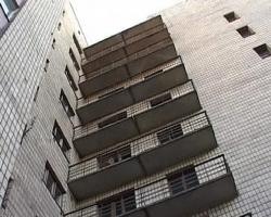 В Харькове из окна общаги с одиннадцатого этажа упала студентка