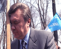 Янукович создаст рабочую группу для диалога с оппозицией