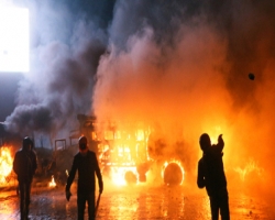 В центре Киева опасно: выстрелы, взрывы и раненные