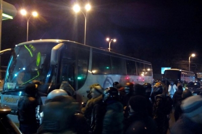 В Полтавской области были заблокированы автобусы, перевозившие "титушек" 