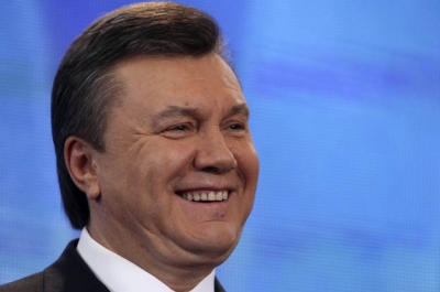 Янукович сдался в плен военным РФ