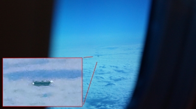 В небе недалеко от Лондона пассажир самолета заснял НЛО