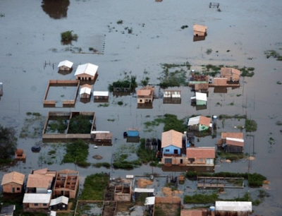 Наводнение в Бразилии уносит жизни людей