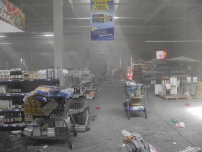 Тяготы военного времени: в Луганске происходят грабежи магазинов и супермаркетов