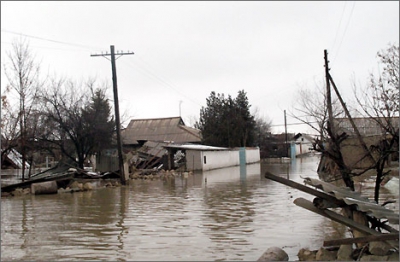 Более 180 домов в северной части Казахстана затопило водой
