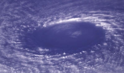 В тихоокеанской акватории бушуют три урагана