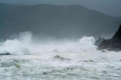 Тайфун «Халонг» подошел близко к Японии, объявлено штормовое предупреждение
