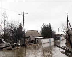 Более 180 домов в северной части Казахстана затопило водой