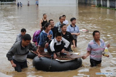 Ливневые дожди в Китае стали причиной гибели 17 человек