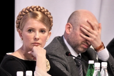 В руководстве «Батькивщины» возник конфликт между Турчиновым и Тимошенко, члены партии разделились пополам