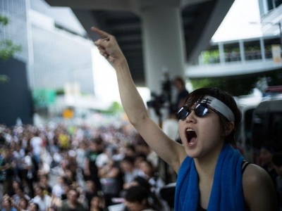 Демонстранты в Гонконге атаковали горуправление