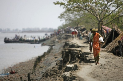 Опасный циклон «Худхуд» уже на побережье Индии