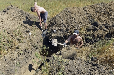 Жителей Горловки заставляют копать окопы и блиндажи 