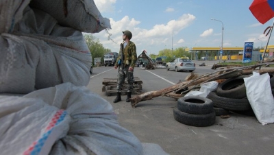 «ВАЗ» въехал в блокпост под Старобельском, водитель не выжил