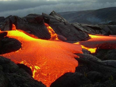 На Гавайях приходится спасать людей от извержения вулкана Килауэа