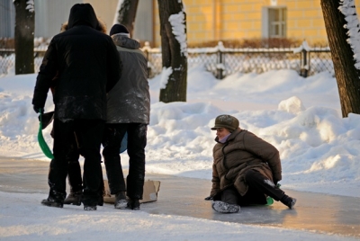 Сегодня на киевских дорогах опасно - гололедица