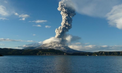 Извержение вулкана Асо мешает самолетам совершать рейсы