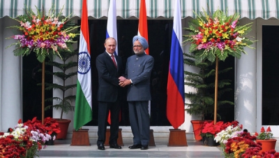 Глава аннексированного Крыма сопровождает Владимира Путина в Индии