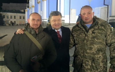 Поздравлять украинцев с Новым годом Порошенко будет вместе с киборгами