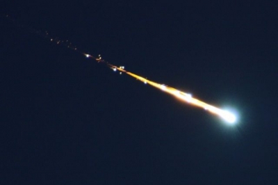 В Амурской области пролетел метеорит, оставив необычный след (видео)