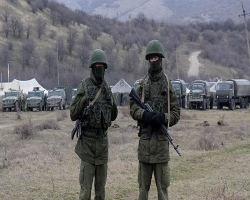 Границу Украины с Россией столько военных еще не пересекало 