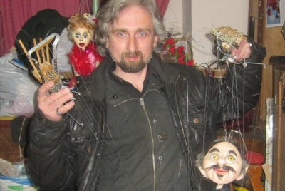 45-летний житель Житомира Сергей Соловьев создал более полусотни оригинальных кукол