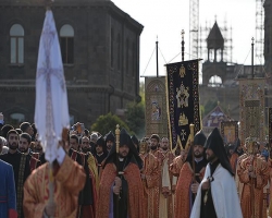 В Армении прошла церемония канонизации жертв Геноцида армян в Первопрестольном Святом Эчмиадзине