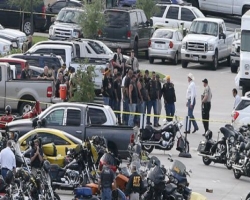 Телеканал CNN сообщил, что техасская байкерская банда «Бандидос», участники которой попали в перестрелку в городе Уэйко, планирует покушения на представителей властей штата Техас