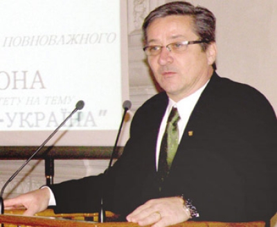 Посол Канады хочет послушать приговор Тимошенко в суде 