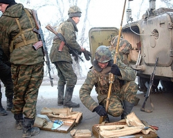 В Луганске на заправке искали мину