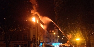 В Тернополе произошел сильный пожар в пиццерии "Скорина"