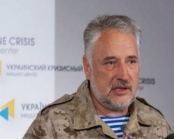 Павел  Жебривский считает, что введение военного положения необходимо осуществить только в Луганской и Донецкой областях