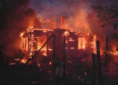 В Крыму горел жилой дом: уничтожено 12 квартир 