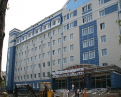 В Луганске открыли 7 больницу, реконструированную после взрыва (фото)