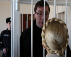 Рада не хочет декриминализировать статьи Тимошенко и Луценко