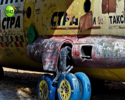 В Луганске горел самолет, установленный в сквере имени Молодой гвардии