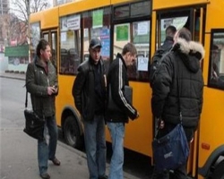 Ребенок выпал из маршрутки в Луганске - ГАИ ищет очевидцев