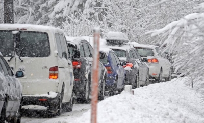 Из-за снегопада в Запорожье в заторах стоит около 300 машин