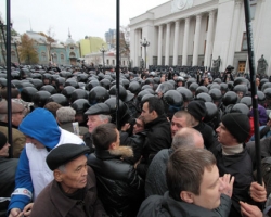 В Киеве больше 20 чернобыльцев начали голодовку