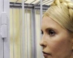Тимошенко хочет, чтоб в суд ее принесли на руках
