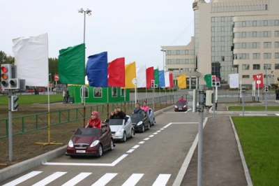 В Киеве построят арт-галерею, веревочный парк и детский автогородок