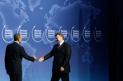 Обама и Янукович встретились без СМИ