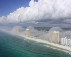 Во Флориде зафиксировали самый необычный туман в мире (Фото)