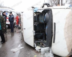 В Запорожье маршрутка попала в аварию: 12 пострадавших