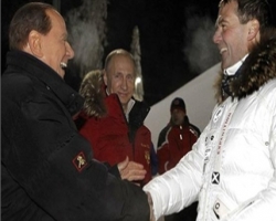 Берлускони тайно встретился с Медведевым и Путиным