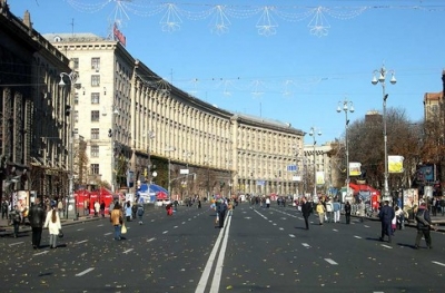 В Киеве запретили парковаться на Крещатике